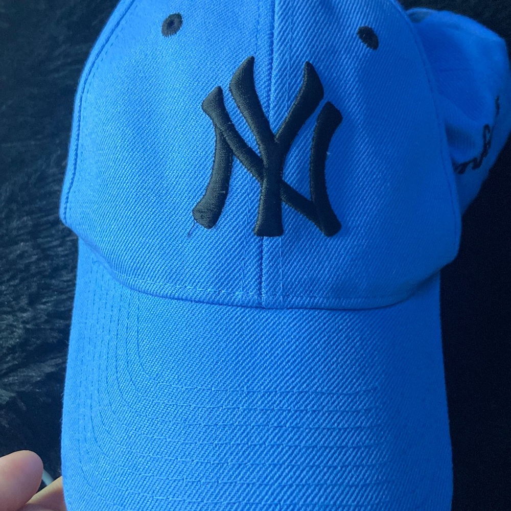 Yankees hat baby blue